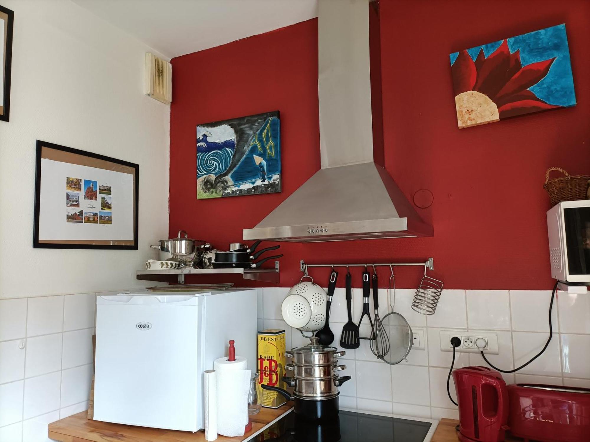 Le Cheval Blanc La Chartre Sur Le Loir Apartment Luaran gambar
