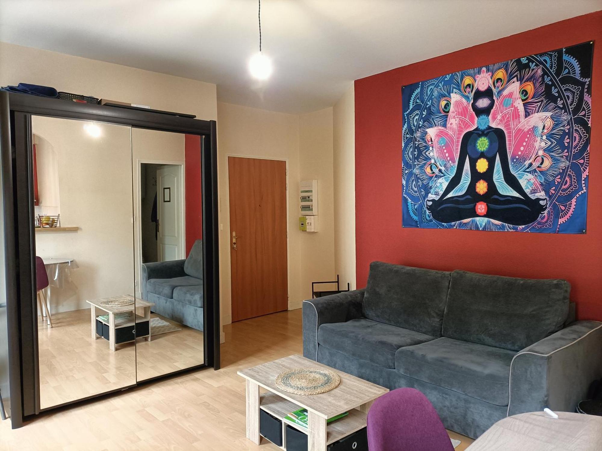 Le Cheval Blanc La Chartre Sur Le Loir Apartment Luaran gambar